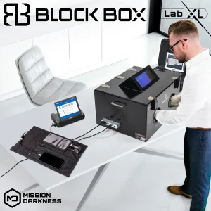 Cryptsec | Mission Darkness™ BlockBox Lab XL med monterad webbkamera och surfplatta