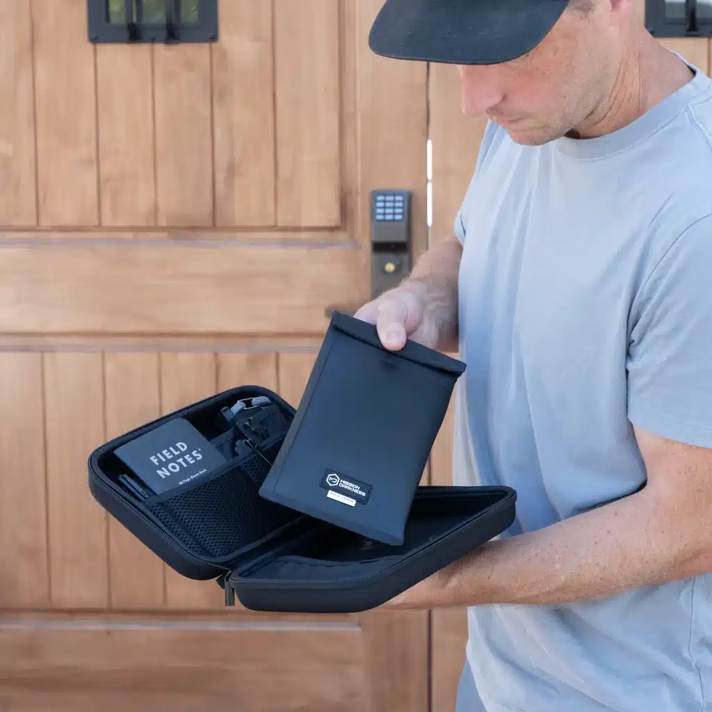 Mission Darkness™ Haven Phone Shield Case - Bild 7